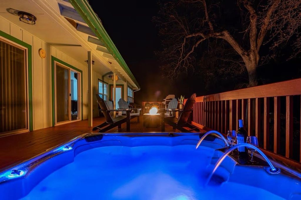 Image 42 of property listing at 40202 Hillsborough Loop, Oakhurst, CA 93644