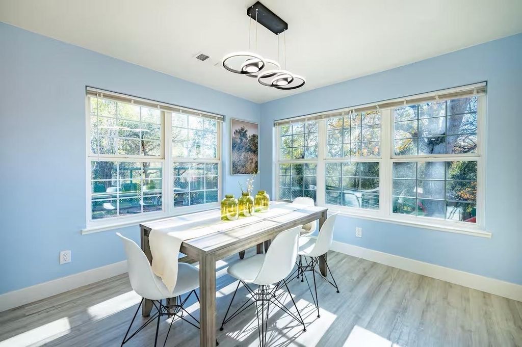 Image 6 of property listing at 40202 Hillsborough Loop, Oakhurst, CA 93644