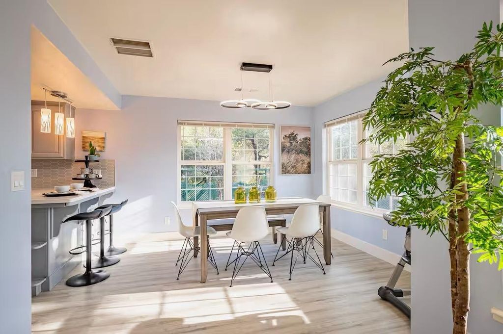 Image 9 of property listing at 40202 Hillsborough Loop, Oakhurst, CA 93644