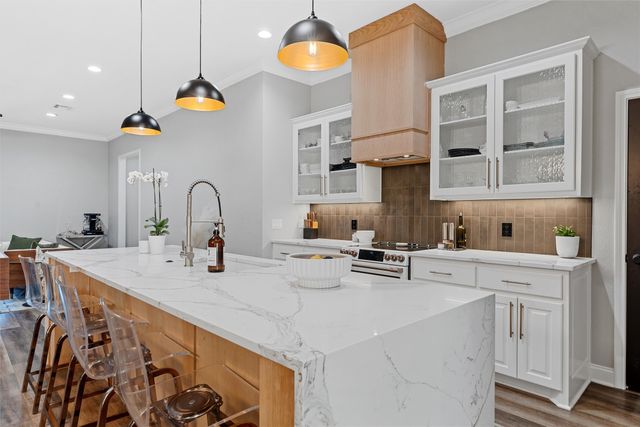 905 Day Star Drive, Hewitt, TX 76643