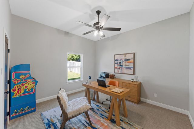 905 Day Star Drive, Hewitt, TX 76643