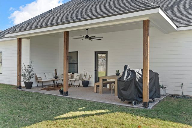 905 Day Star Drive, Hewitt, TX 76643