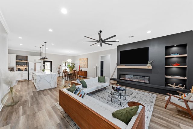 905 Day Star Drive, Hewitt, TX 76643
