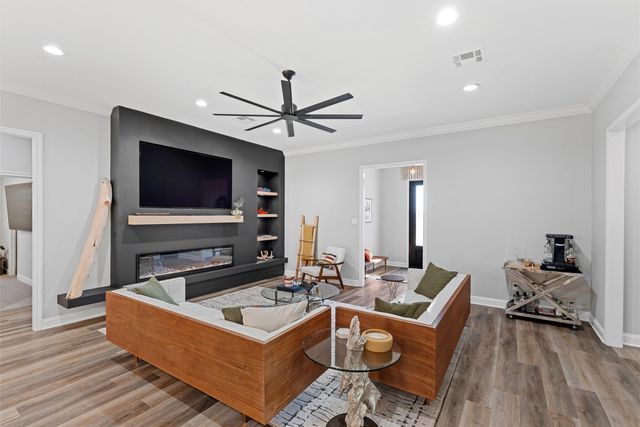 905 Day Star Drive, Hewitt, TX 76643