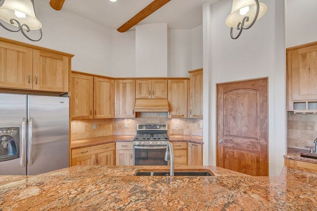 128 High Lonesome, Alpine, TX 79830