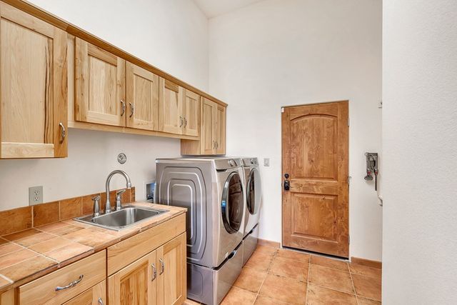 128 High Lonesome, Alpine, TX 79830