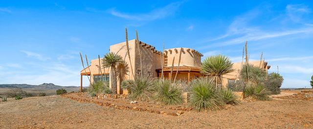 128 High Lonesome, Alpine, TX 79830