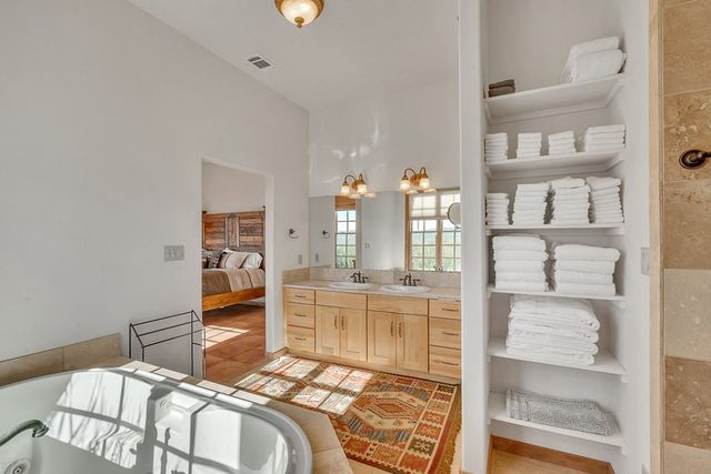 128 High Lonesome, Alpine, TX 79830