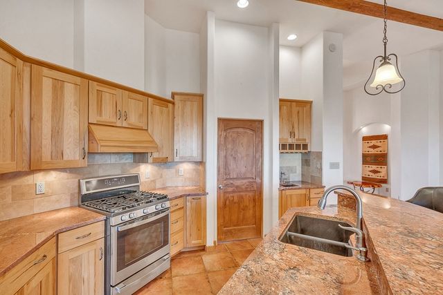 128 High Lonesome, Alpine, TX 79830