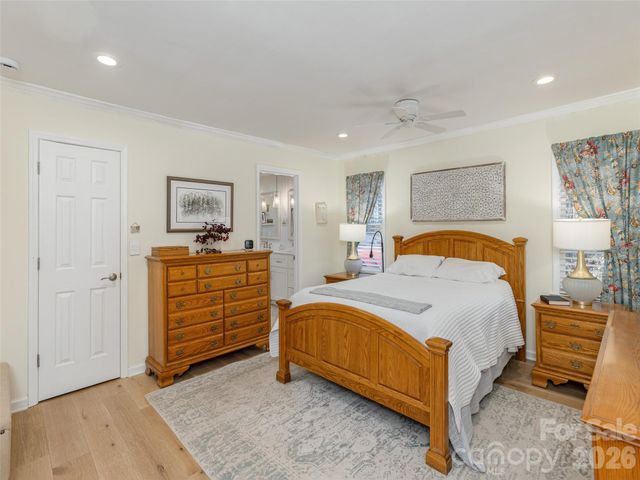 128 Camellia Way, Hendersonville, NC 28739