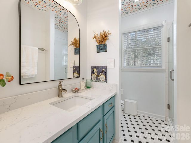 128 Camellia Way, Hendersonville, NC 28739