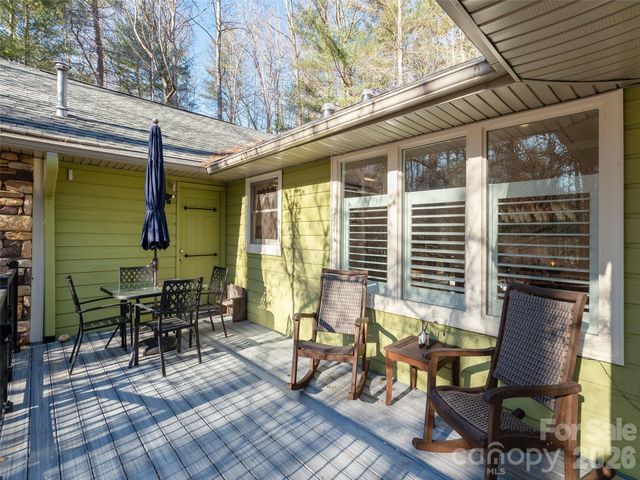 128 Camellia Way, Hendersonville, NC 28739