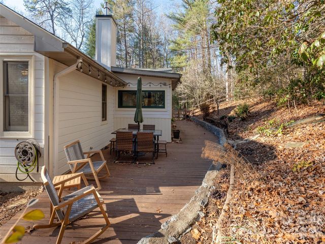 128 Camellia Way, Hendersonville, NC 28739