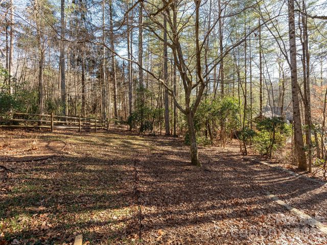 128 Camellia Way, Hendersonville, NC 28739