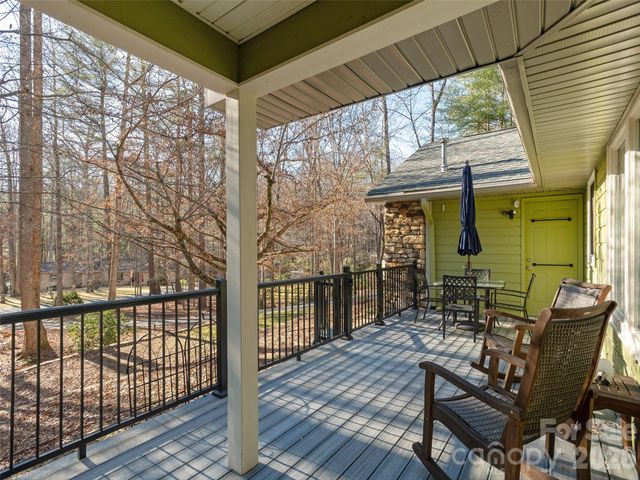 128 Camellia Way, Hendersonville, NC 28739