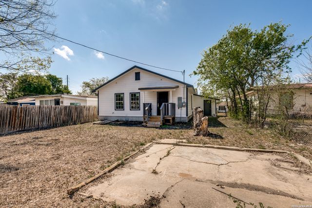 2371 Burnet, San Antonio, TX 78202