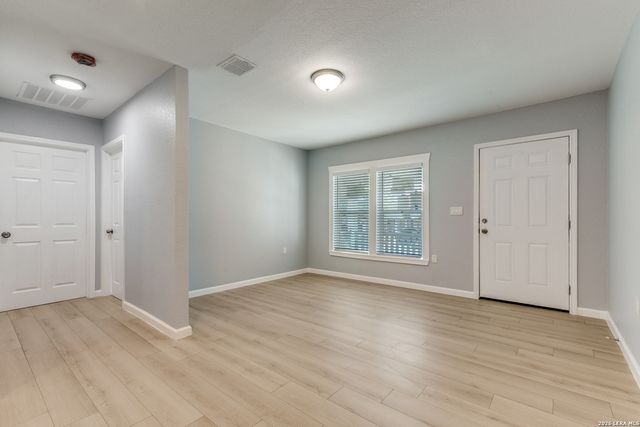 2371 Burnet, San Antonio, TX 78202