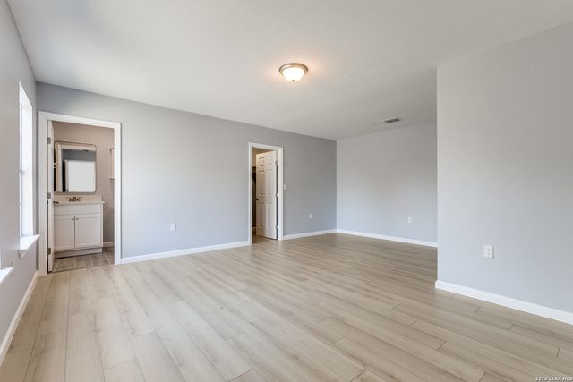 2371 Burnet, San Antonio, TX 78202