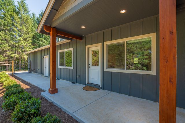 5457 Fish Hatchery Road, Grants Pass, OR 97527
