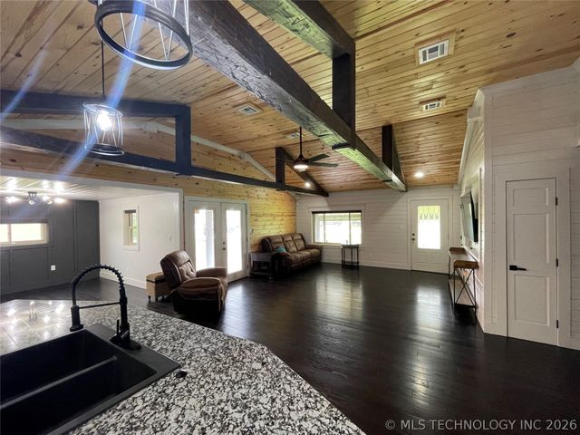 501 N Dorothy Avenue, Claremore, OK 74017