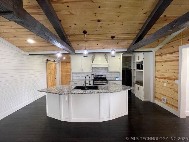 501 N Dorothy Avenue, Claremore, OK 74017
