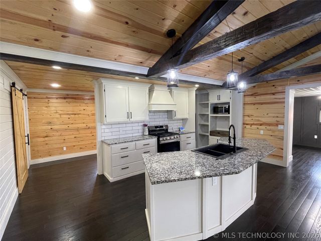 501 N Dorothy Avenue, Claremore, OK 74017