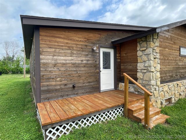 501 N Dorothy Avenue, Claremore, OK 74017