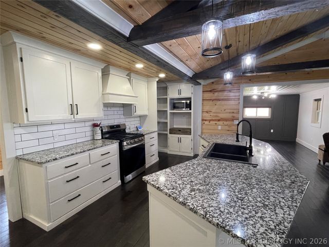 501 N Dorothy Avenue, Claremore, OK 74017