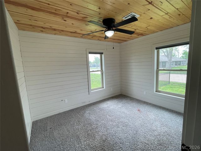 501 N Dorothy Avenue, Claremore, OK 74017
