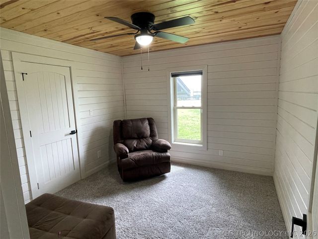 501 N Dorothy Avenue, Claremore, OK 74017