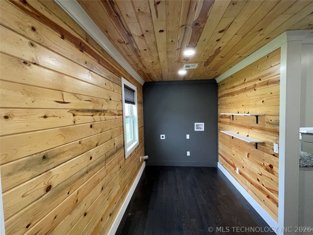 501 N Dorothy Avenue, Claremore, OK 74017