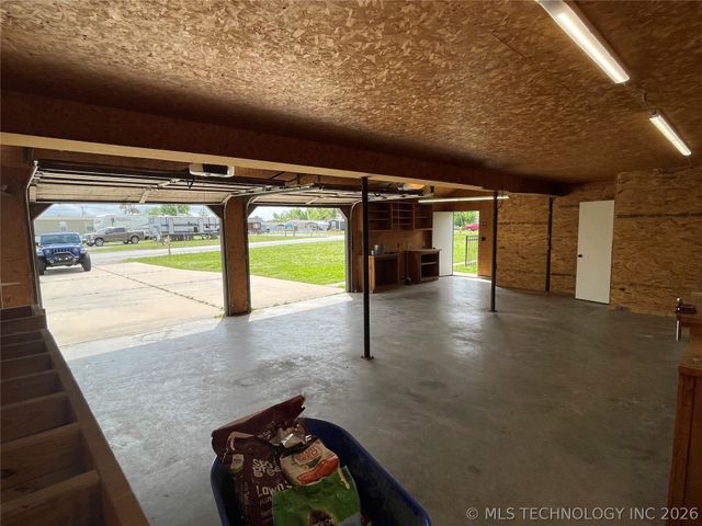 501 N Dorothy Avenue, Claremore, OK 74017