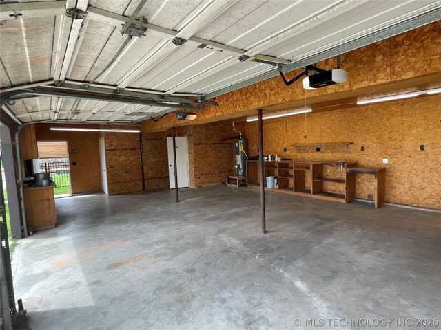 501 N Dorothy Avenue, Claremore, OK 74017