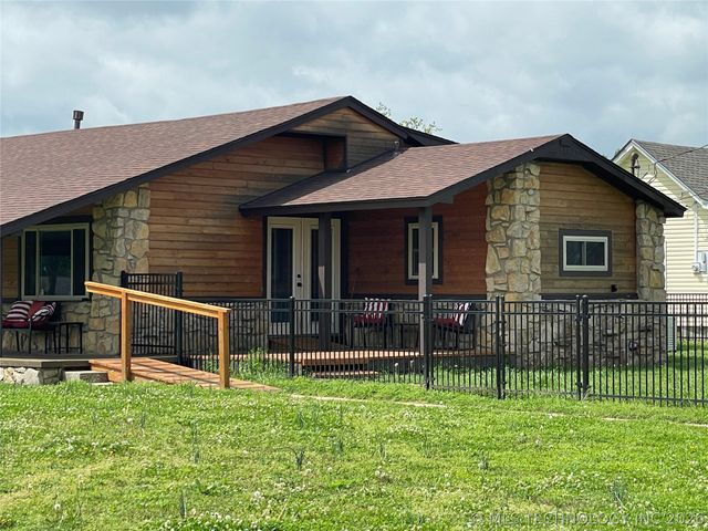 501 N Dorothy Avenue, Claremore, OK 74017