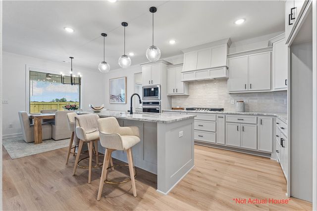 814 Dolcetto Street, Tontitown, AR 72762