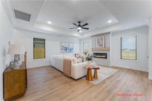 814 Dolcetto Street, Tontitown, AR 72762