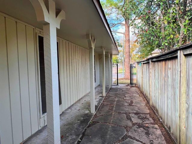 12875 Westella Drive, Houston, TX 77077