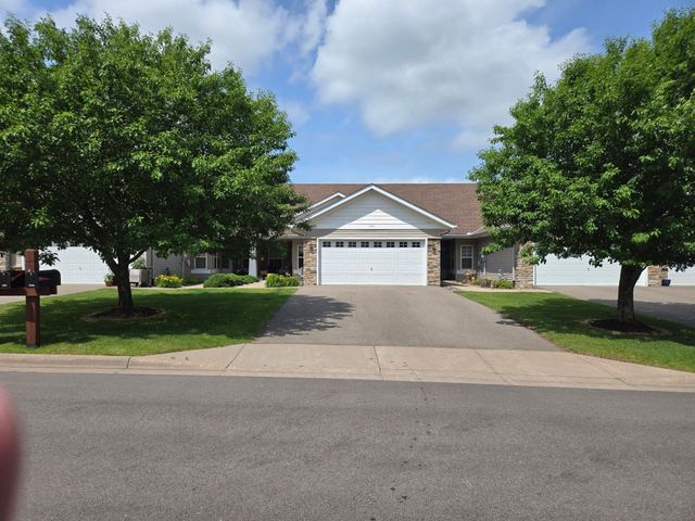 7445 Timber Crest Drive S, Cottage Grove, MN 55016