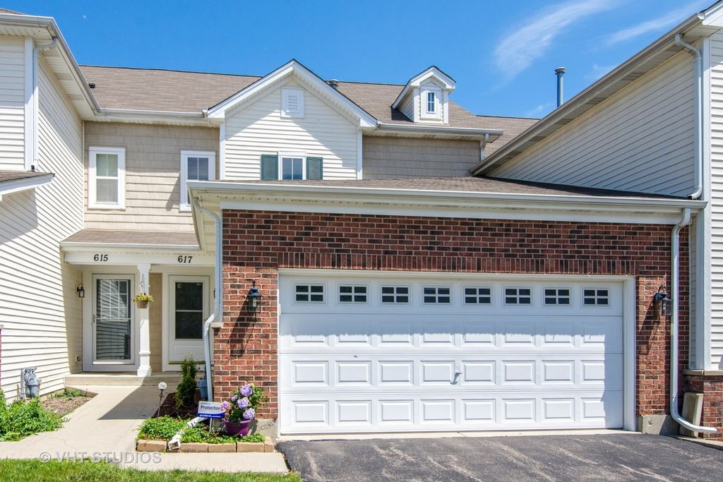617 GRAND CANYON Circle, Crystal Lake, IL 60014