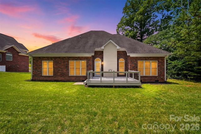 1110 Mayfield Circle NW, Conover, NC 28613