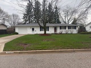 2985 Continental Drive, Bay City, MI 48706