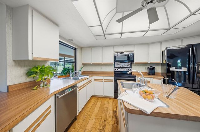 4806 W COUNTRY CLUB DRIVE, Sarasota, FL 34243