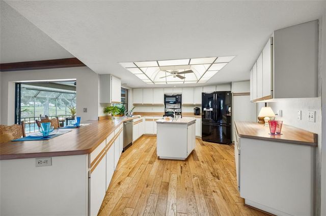 4806 W COUNTRY CLUB DRIVE, Sarasota, FL 34243