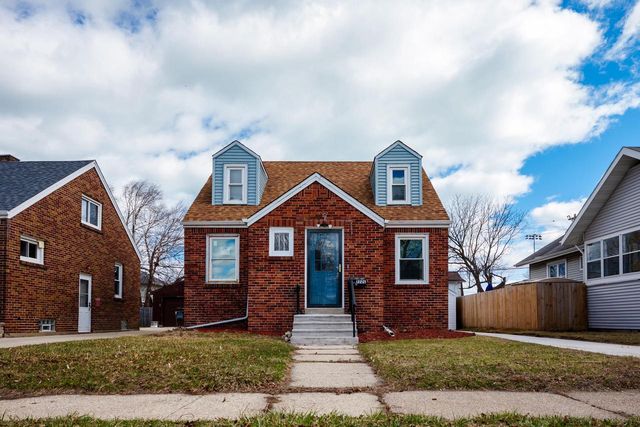 7721 14th AVENUE, Kenosha, WI 53143