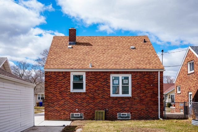 7721 14th AVENUE, Kenosha, WI 53143