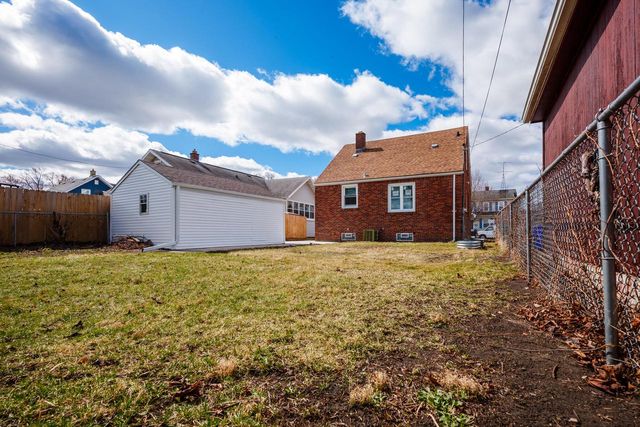 7721 14th AVENUE, Kenosha, WI 53143