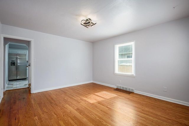 7721 14th AVENUE, Kenosha, WI 53143