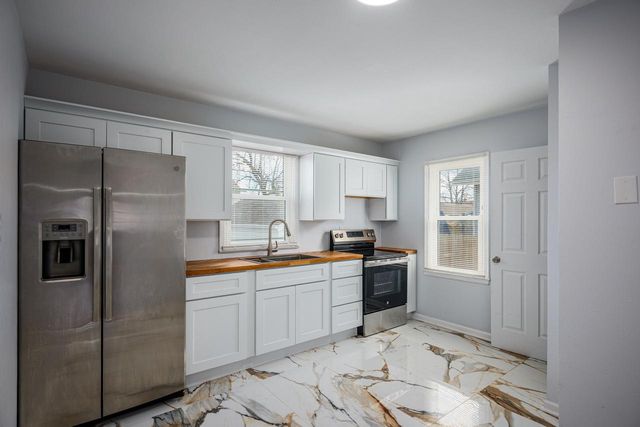 7721 14th AVENUE, Kenosha, WI 53143