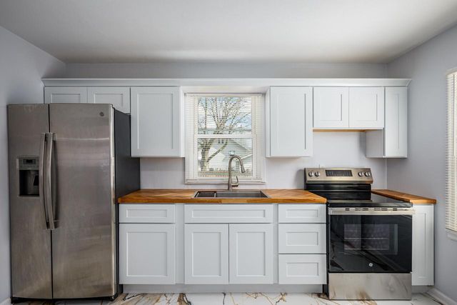 7721 14th AVENUE, Kenosha, WI 53143