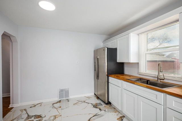 7721 14th AVENUE, Kenosha, WI 53143